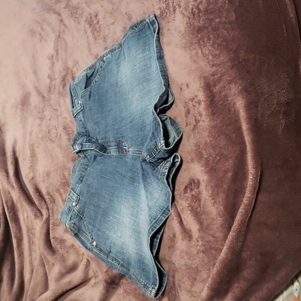 Womens jeans shorts size 12P Lee brand
